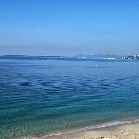 Centre Juan Les Pins Colombier 2p *