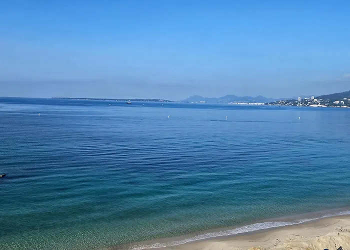 Centre Juan Les Pins Colombier 2p *